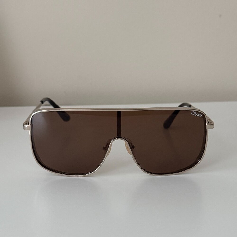 QUAY - Unbothered - KYLIE X QUAY